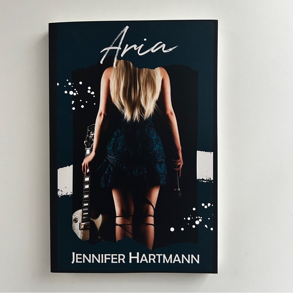 OOP: Aria by Jennifer Hartmann - Picture 1 of 15